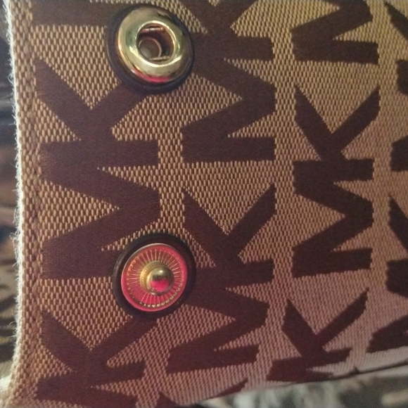 Michael Kors Bag - Picture 3 of 9